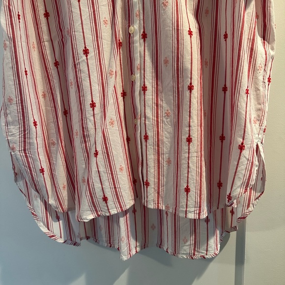 New Loft red and white striped button cuff sleeve short sleeve shirt. - Picture 4 of 6